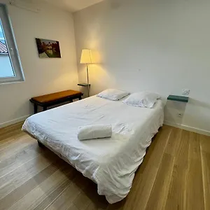 Séjour chez l'habitant Privee Avec Salle De Bains Partagee-le Sapin, Genay (Rhone)
