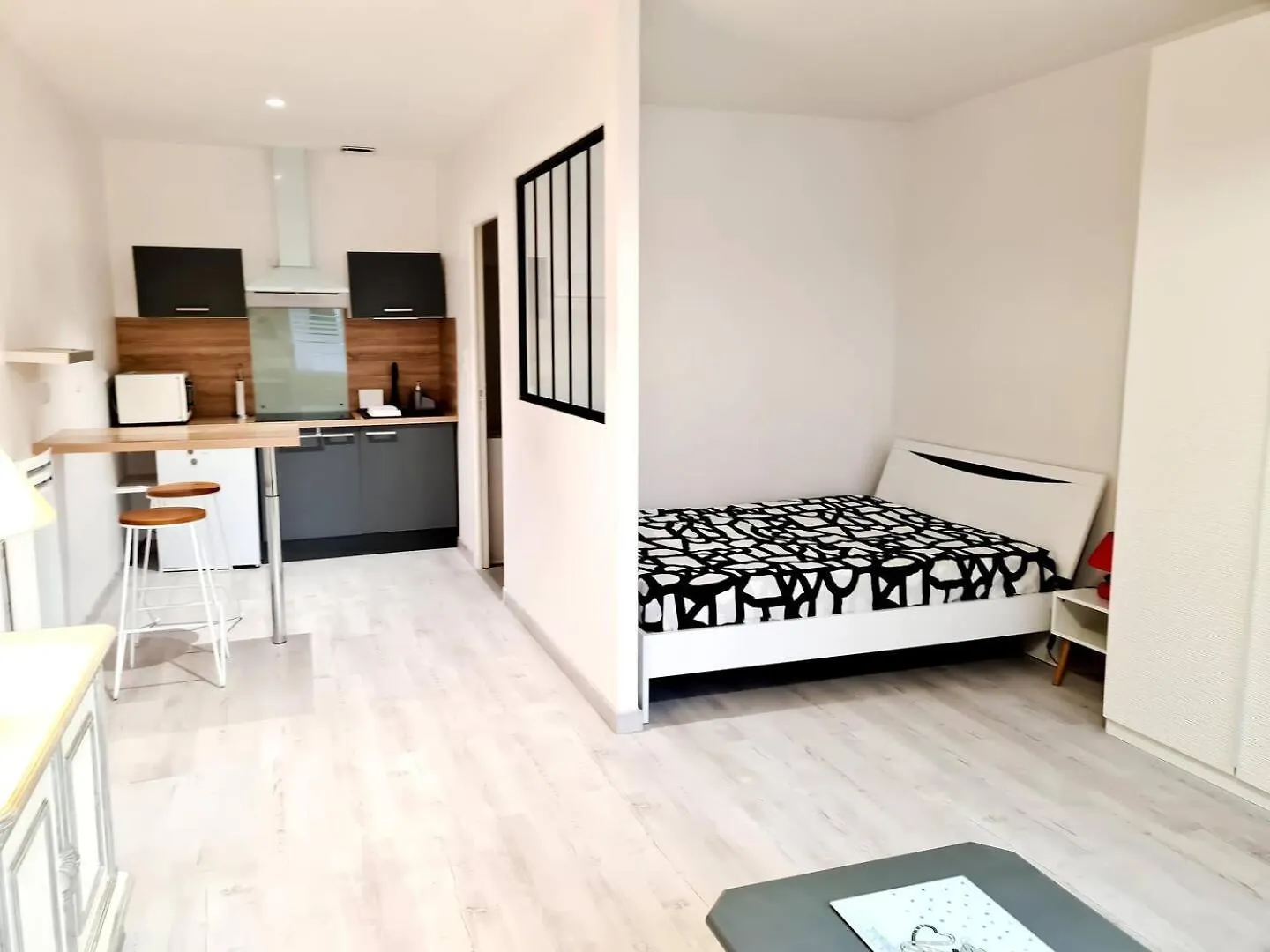 Studio En Centre Ville Montluçon 0*,